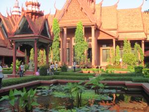 The National Museum and courtyard.
